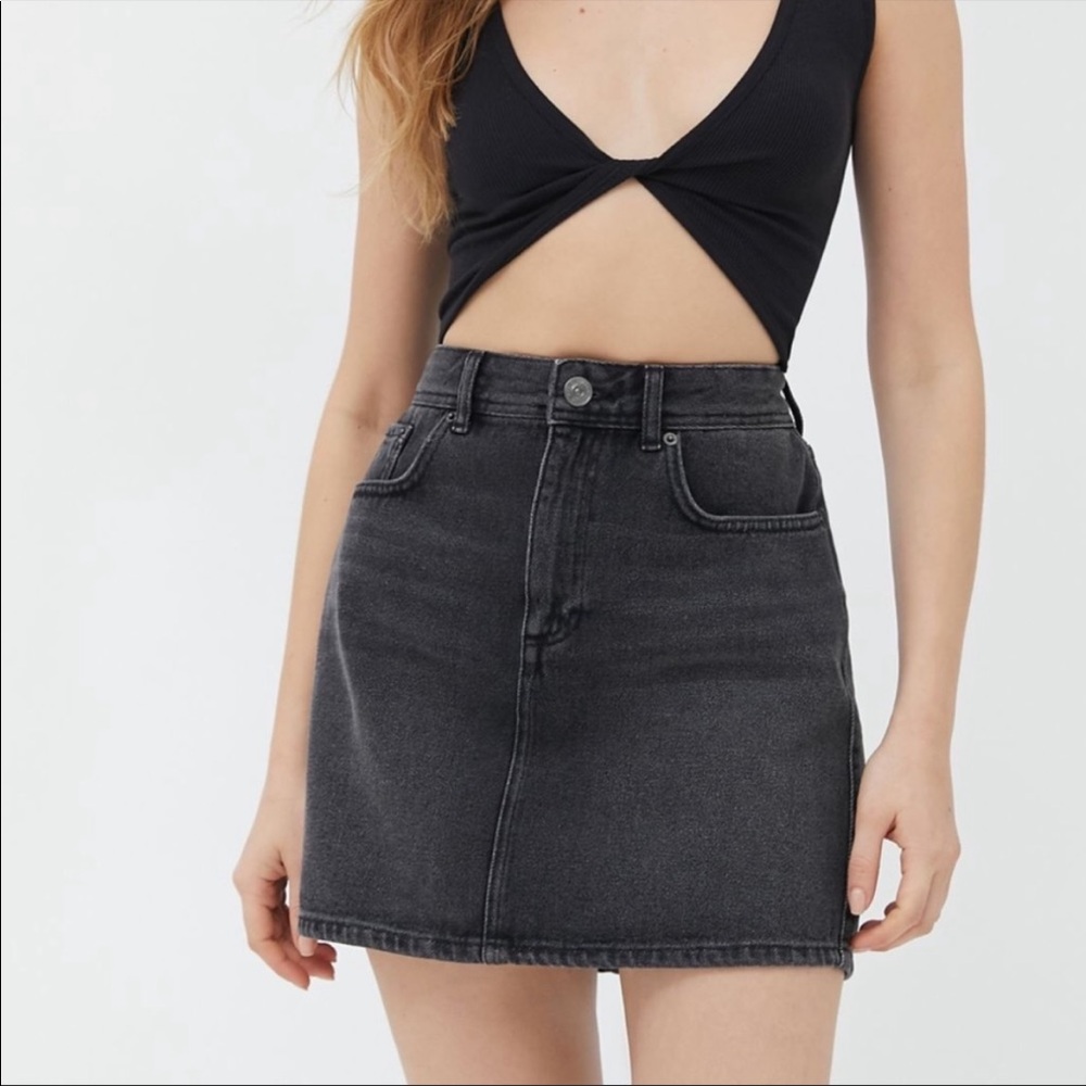 Urban Outfitters - BDG Denim Black Miniskirt (S)